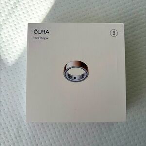 Oura Ring 4 size 8 rose gold - good condition